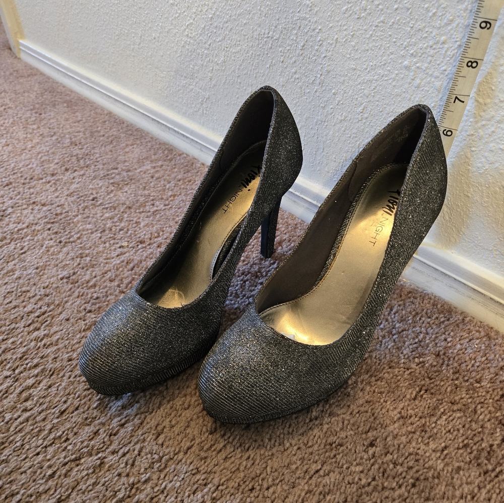 Black/Silver Sparkle High Heels Pumps Size 10